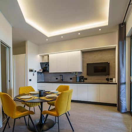 Lakeview Apartment Primea 시르미오네 외부 사진